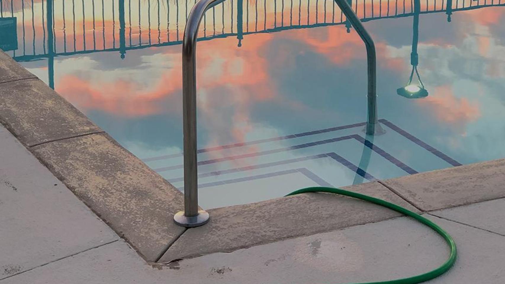 Imagen de archivo de una piscina.