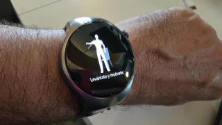 El aviso levántate y muévete en un HUAWEI Watch 5