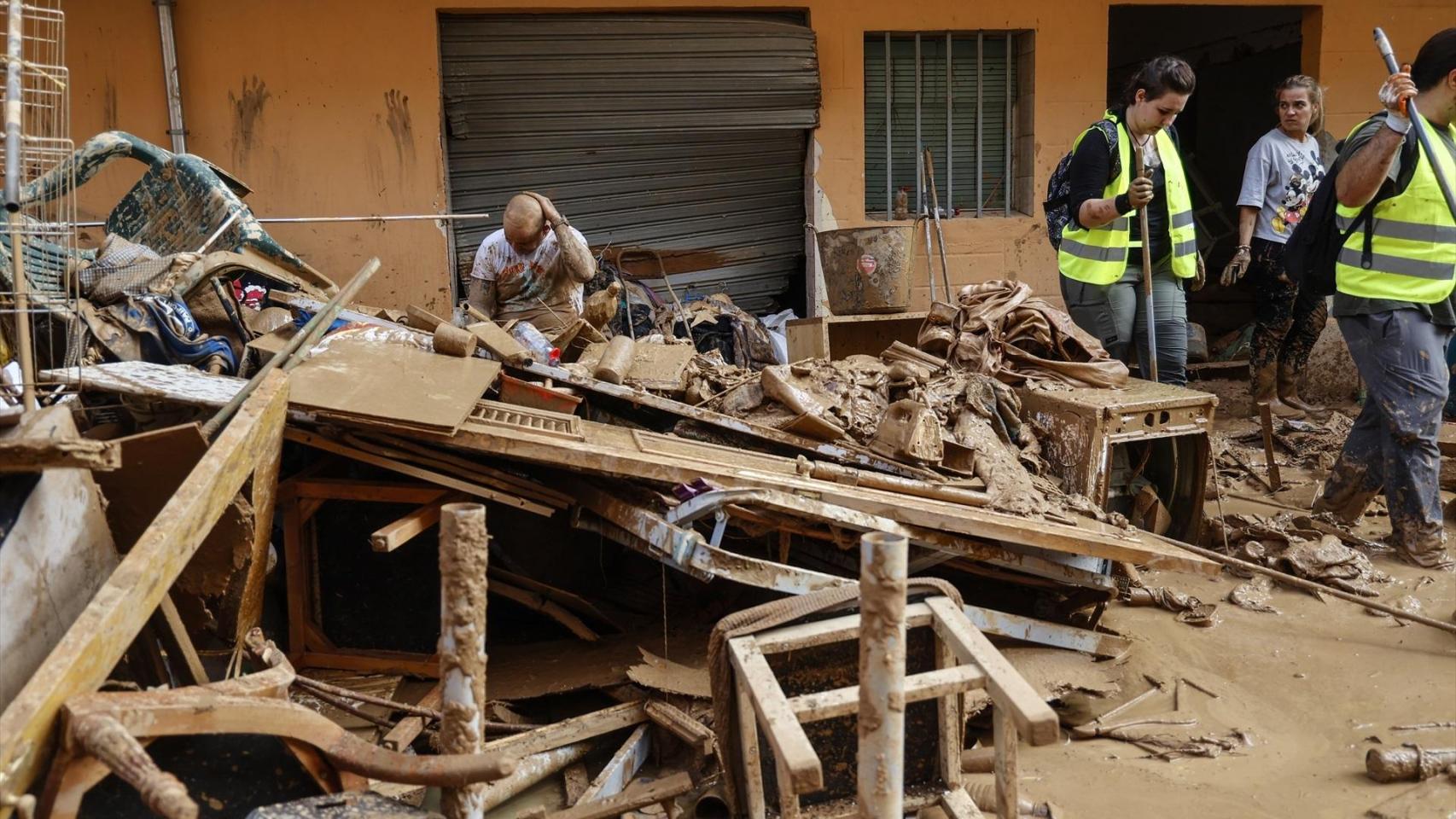 Estragos que ocasionó la dana en el municipio de Paiporta. Rober Solsona / EP