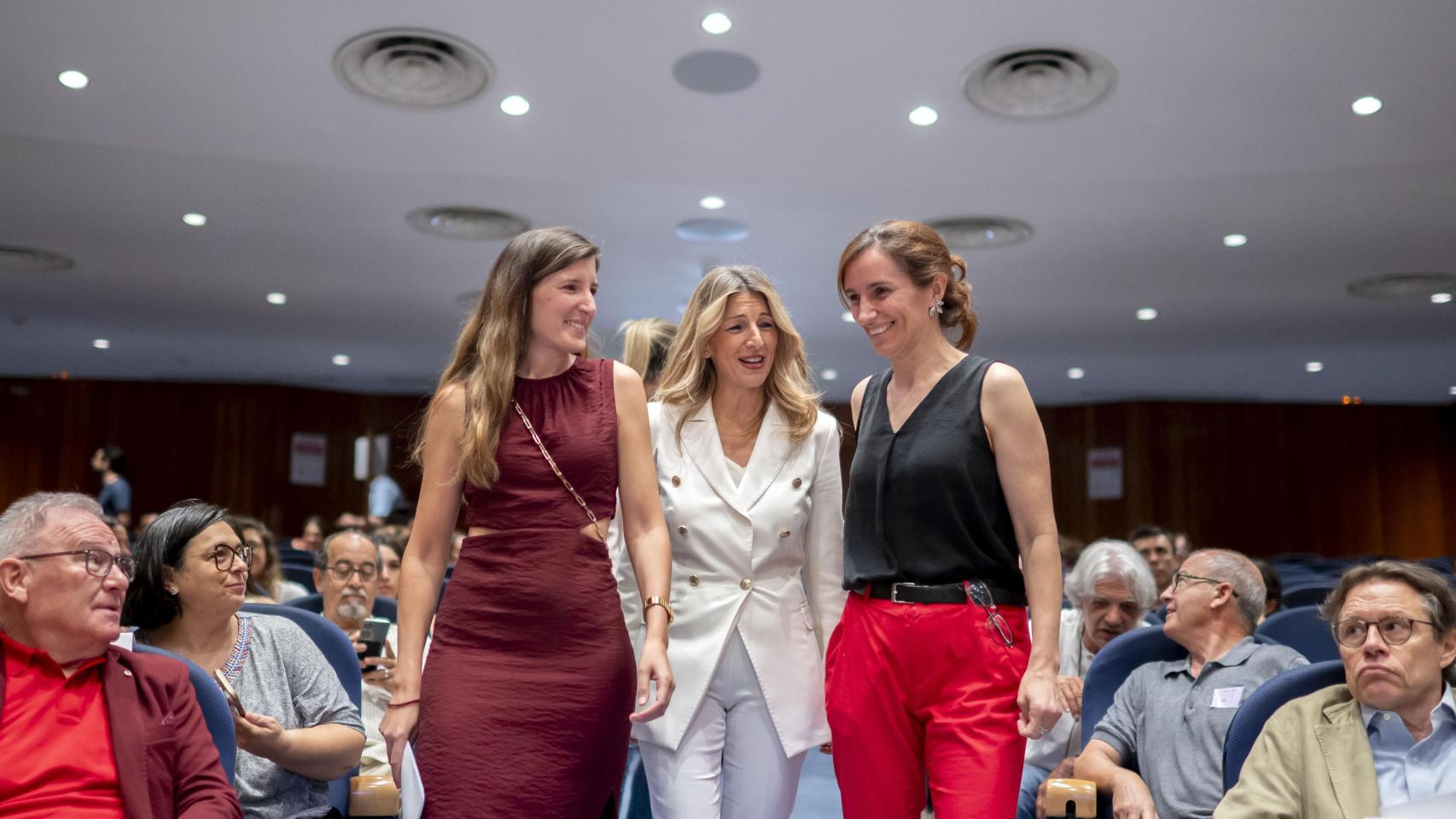 Belén González, Yolanda Díaz y Mónica García.