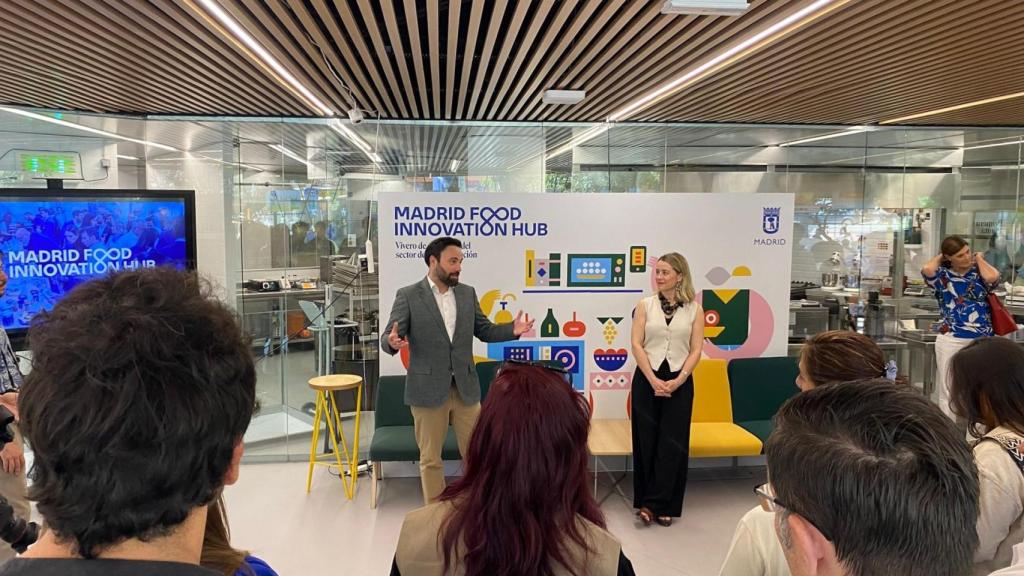 El concejal de Innovación del Ayuntamiento de Madrid, Ángel Niño, durante la inauguración del evento.