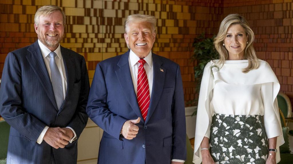 Los reyes de Holanda, Guillermo Alejandro y Máxima, junto al presidente Donald Trump.