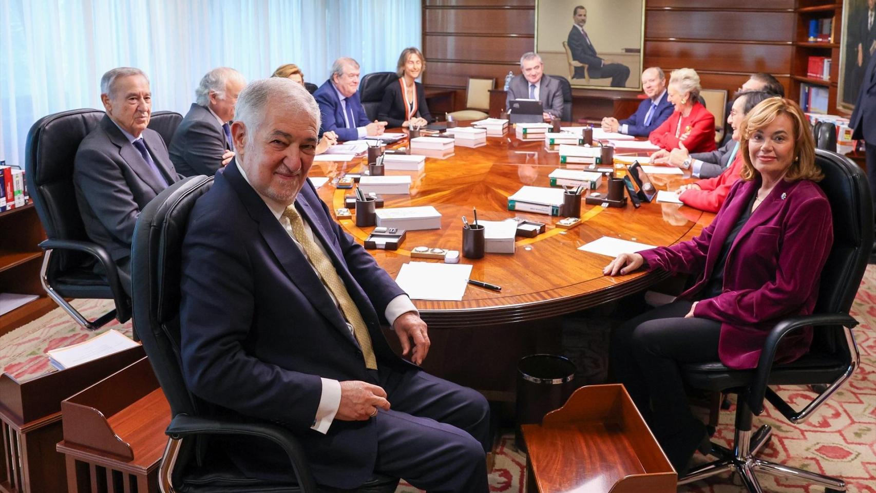 El presidente del Tribunal Constitucional, Cándido Conde-Pumpido, y los demás magistrados en un Pleno.