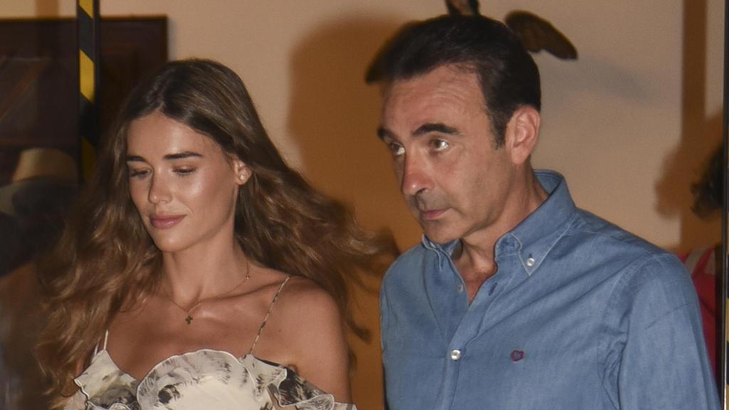 Enrique Ponce y Ana Soria, en una imagen captada en el Puerto de Santa María, en agosto de 2024.