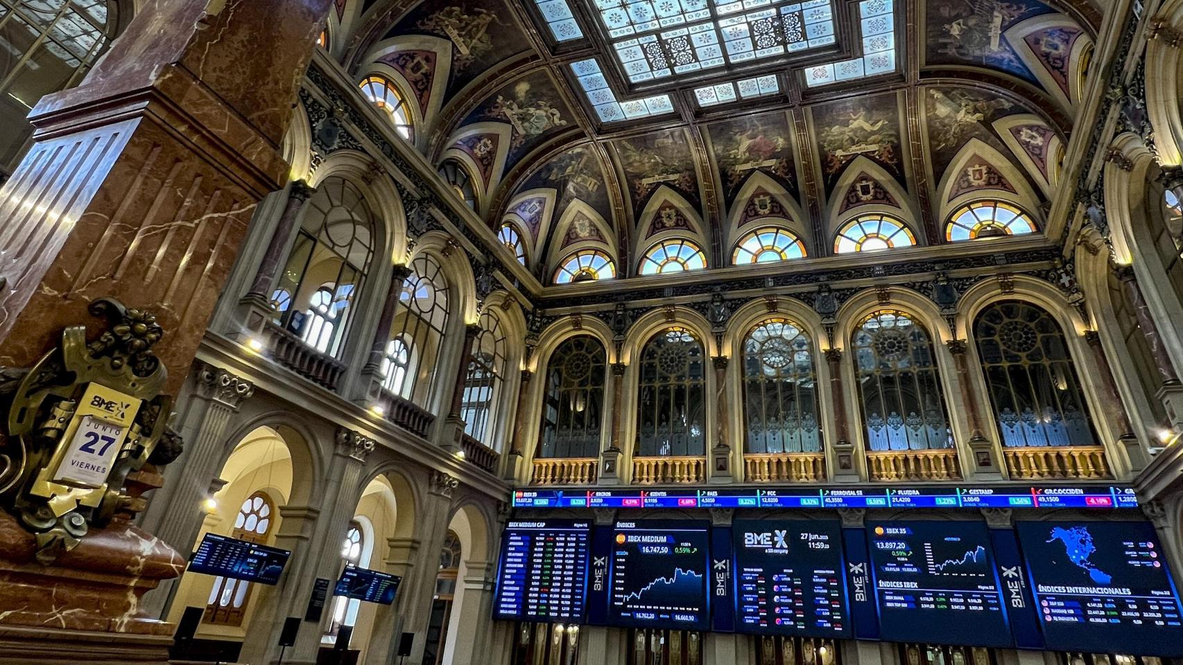 Interior del Palacio de la Bolsa de Madrid.