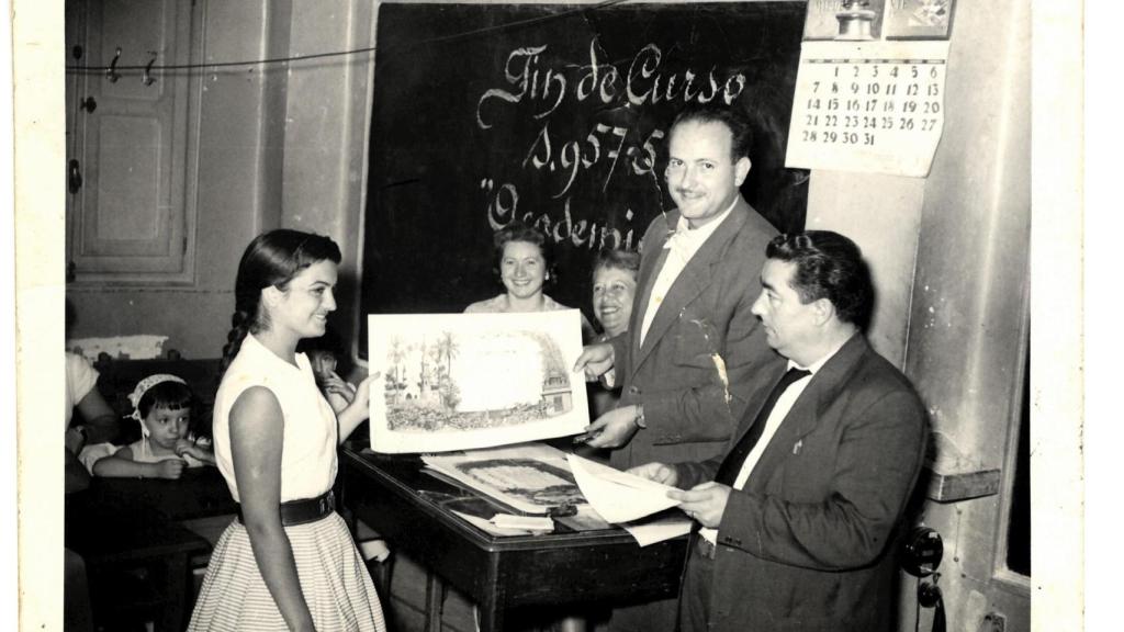 Ramón_Rubio, en un colegio en 1957.