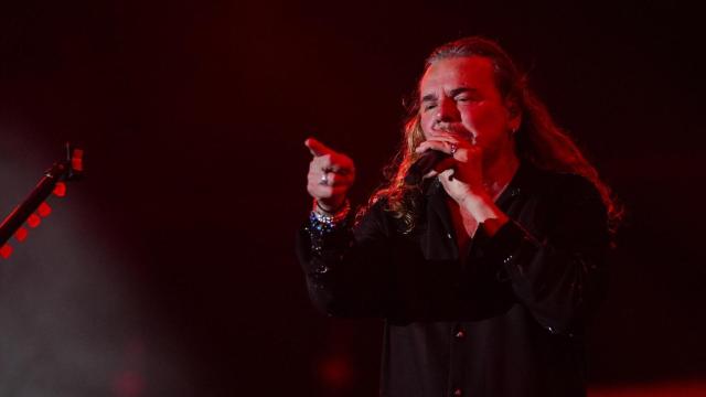 Maná durante el Icónica Fest Sevilla 2025.