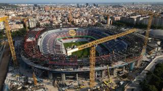 El Camp Nou durante el proceso de reconstrucción