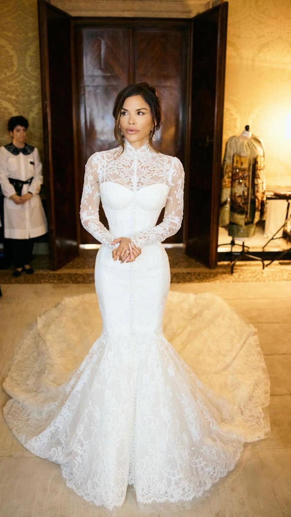 Jeff Bezos y Lauren Sánchez ya son marido y mujer: las fotos de una foto de lujo, blindada