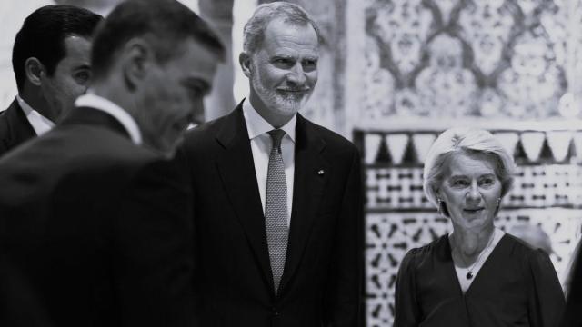 Pedo Sánchez, Felipe VI y Ursula von der Leyen, este domingo en Sevilla.