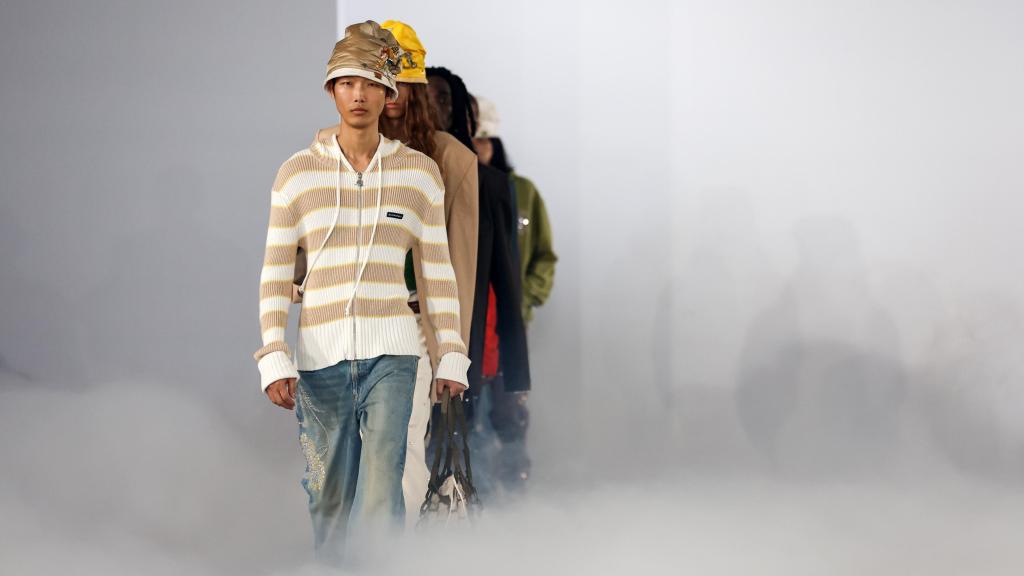 Desfile de Bluemarble en París.