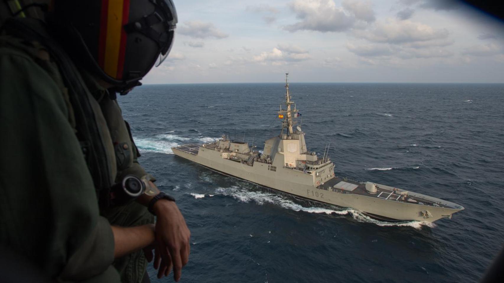 Fragata F-102 desde el aire