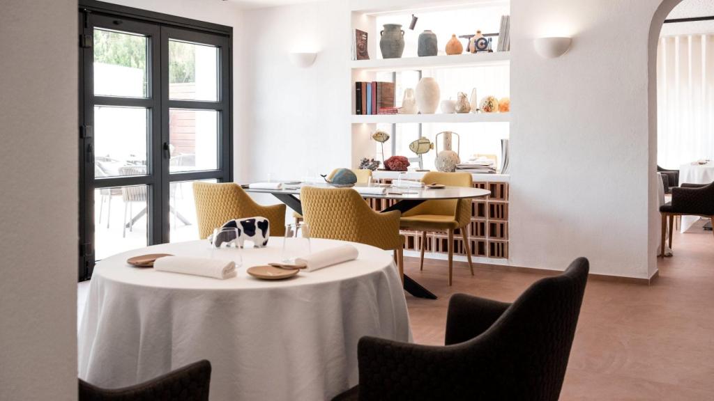 El salón del restaurante Atalaya de Alcocéber.