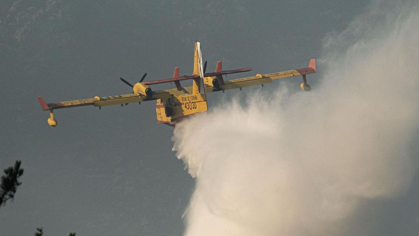 Activo un incendio en Carballeda de Valdeorras (Ourense)