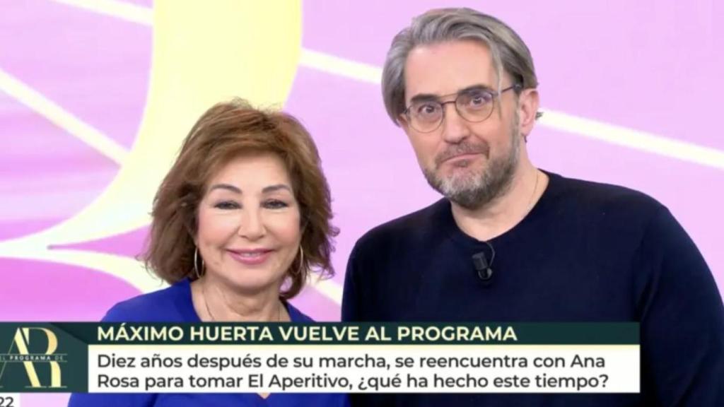 Ana Rosa Quintana y Máximo Huerta presentan la sección de 'El Aperitivo'.