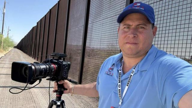 Mario Guevara afirmó que su deportación fue una represalia por su cobertura sobre inmigración.