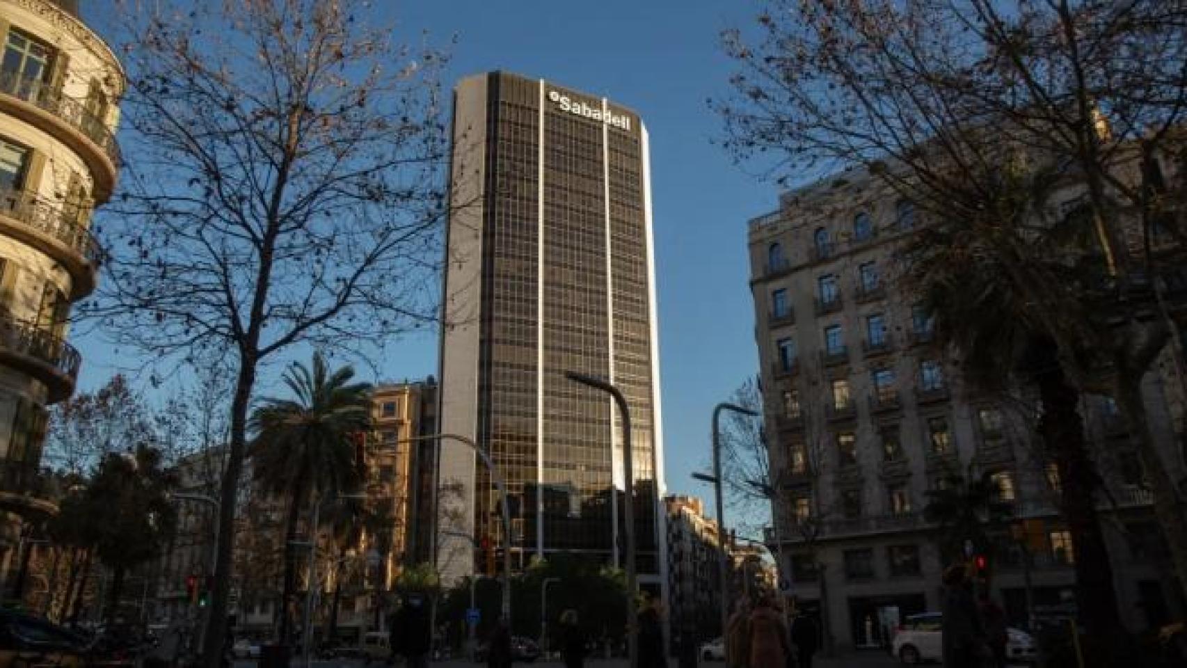 Edificio corporativo del Banco Sabadell en Barcelona.