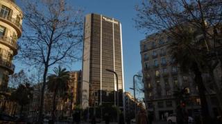El inversor mexicano de Sabadell pide subir la oferta a BBVA y confía en un nuevo Gobierno que suavice la fusión