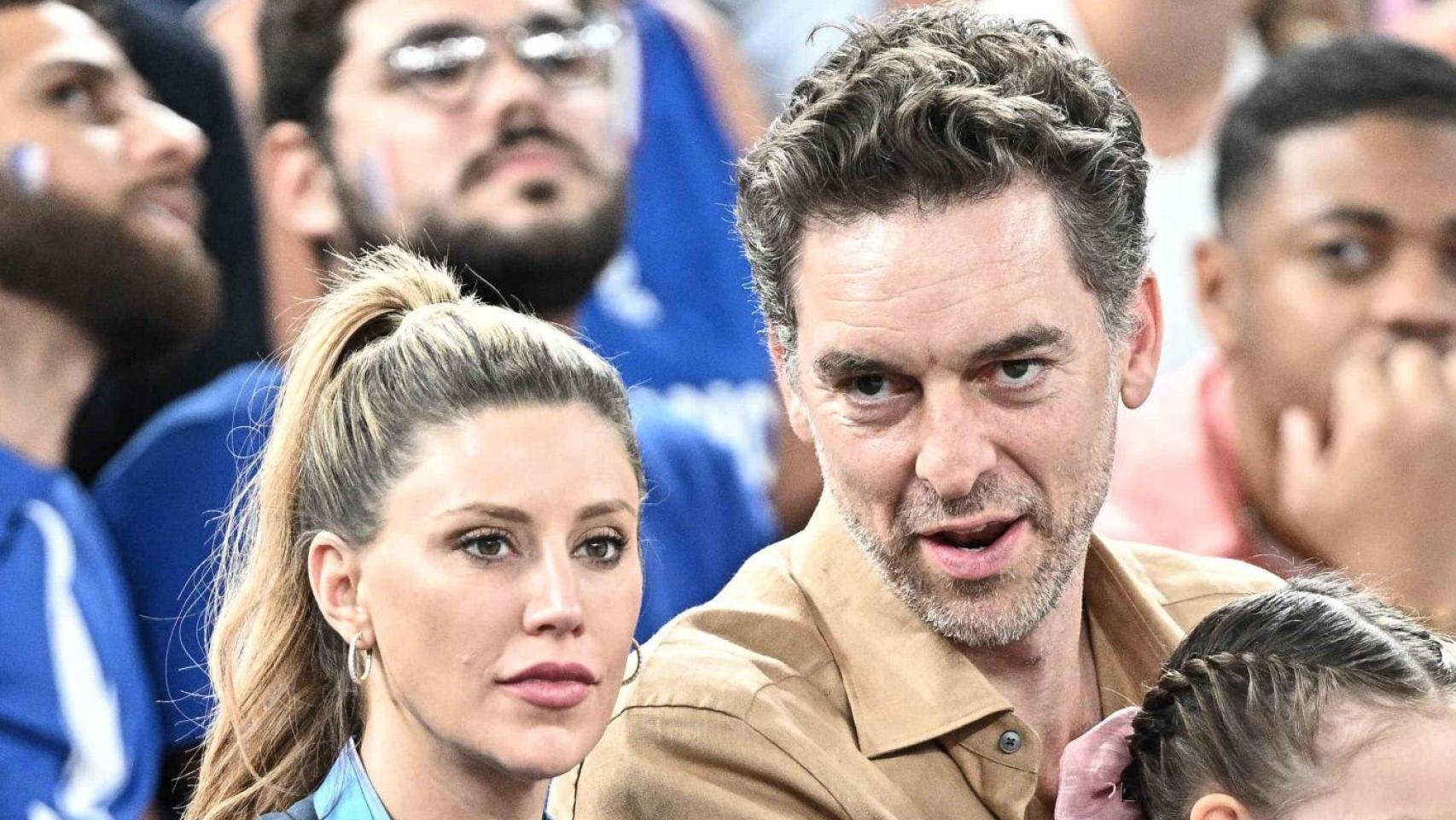 Pau Gasol, con su esposa, Catherine McDonnell, en los Juegos Olímpicos de París de 2024.