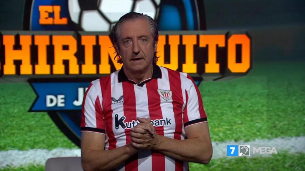 Josep Pedrerol abrió 'El Chiringuito' con la camiseta del Athletic Club y el dorsal y nombre de Nico Williams.
