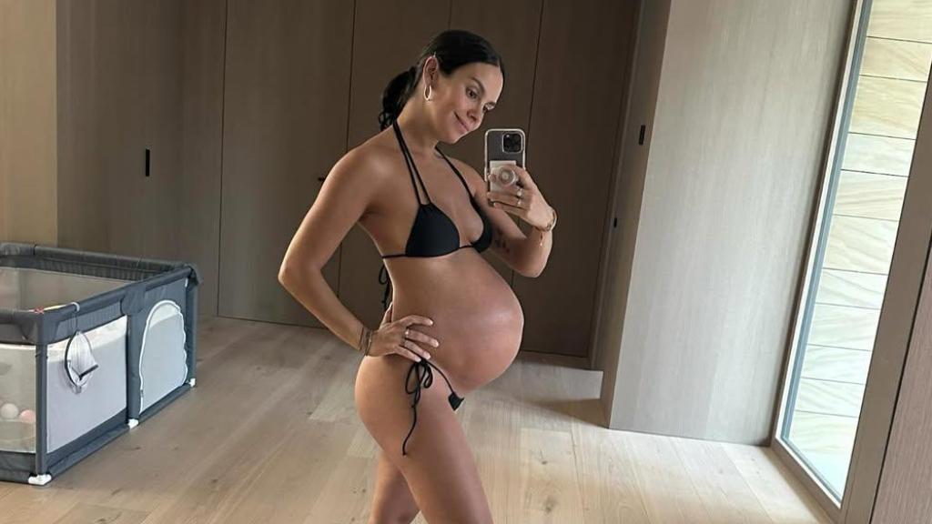 Cristina Pedroche, embarazada, en una fotografía compartida en sus redes sociales.