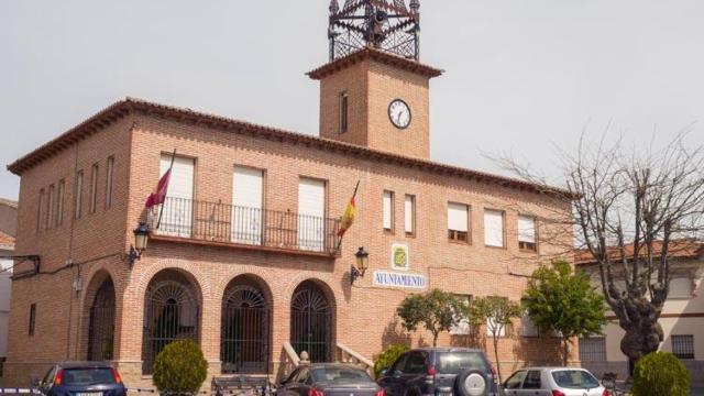 Fachada del Ayuntamiento de Velada, en la provincia de Toledo.