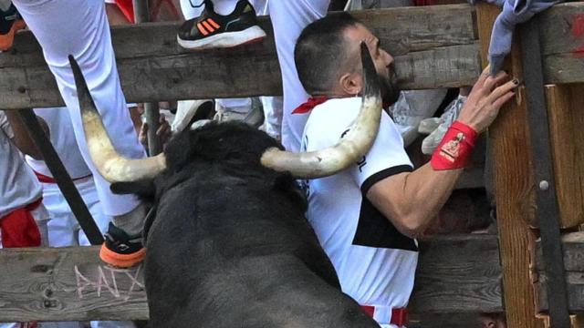 Imagen del primer encierro de San Fermín, el lunes 7 de julio de 2025.