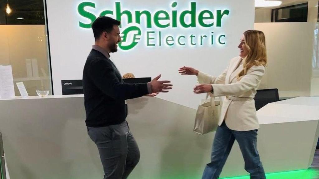 Schneider Electric es una de las compañías que utiliza la solución 360 de LetMeCharge.