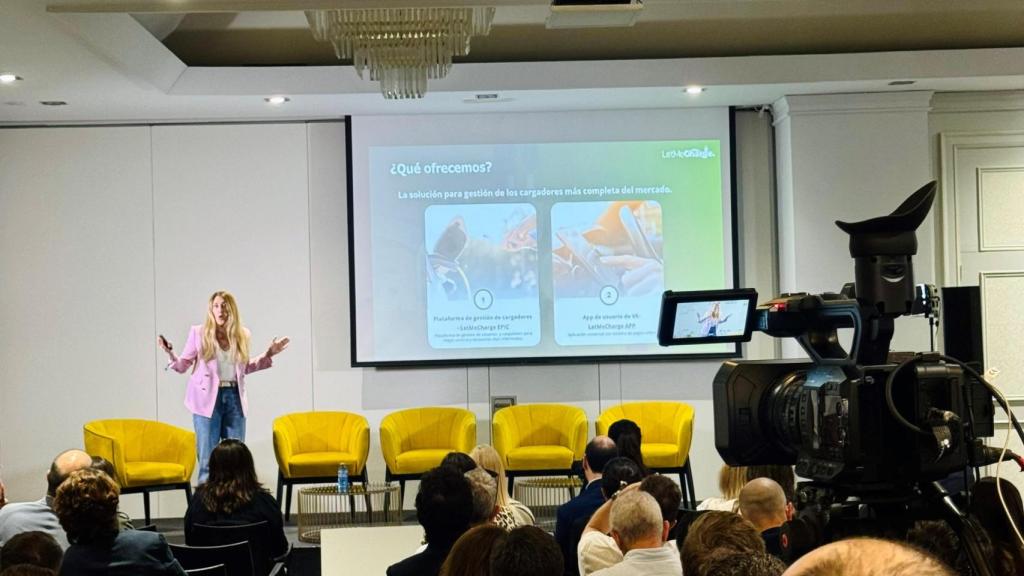 Pitch de la CEO de LetMeCharge en CIFMERS.