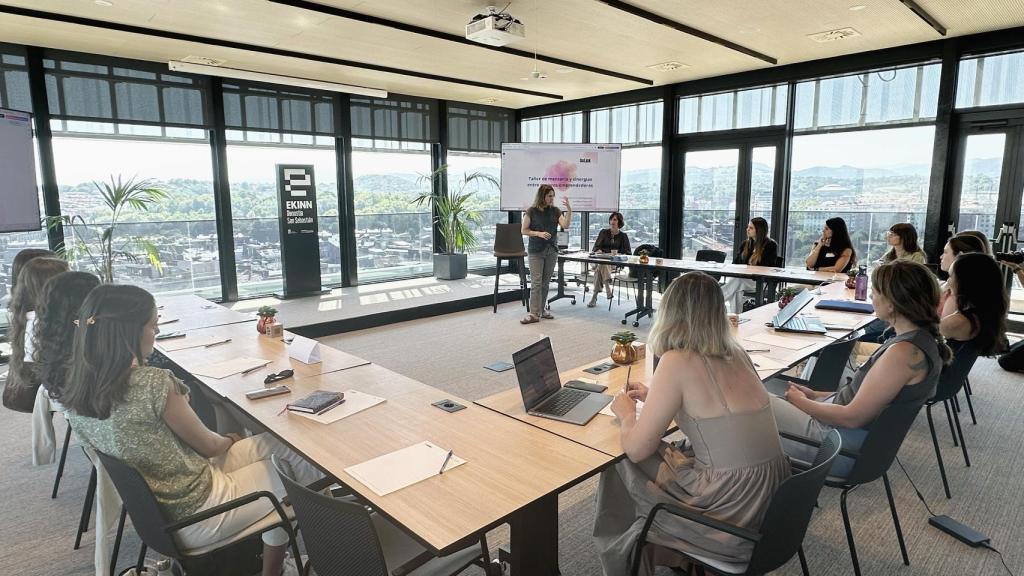 Taller de empoderamiento femenino, en el marco del Entrepreneurship Summit.