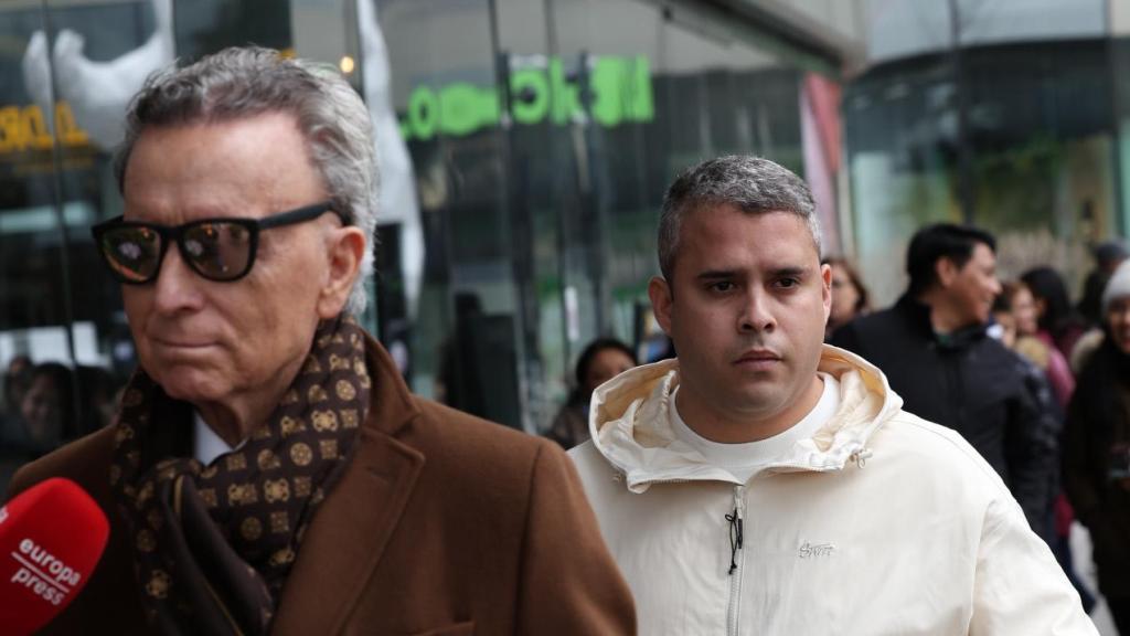 José Ortega Cano, con su hijo José Fernando, en una imagen de archivo.