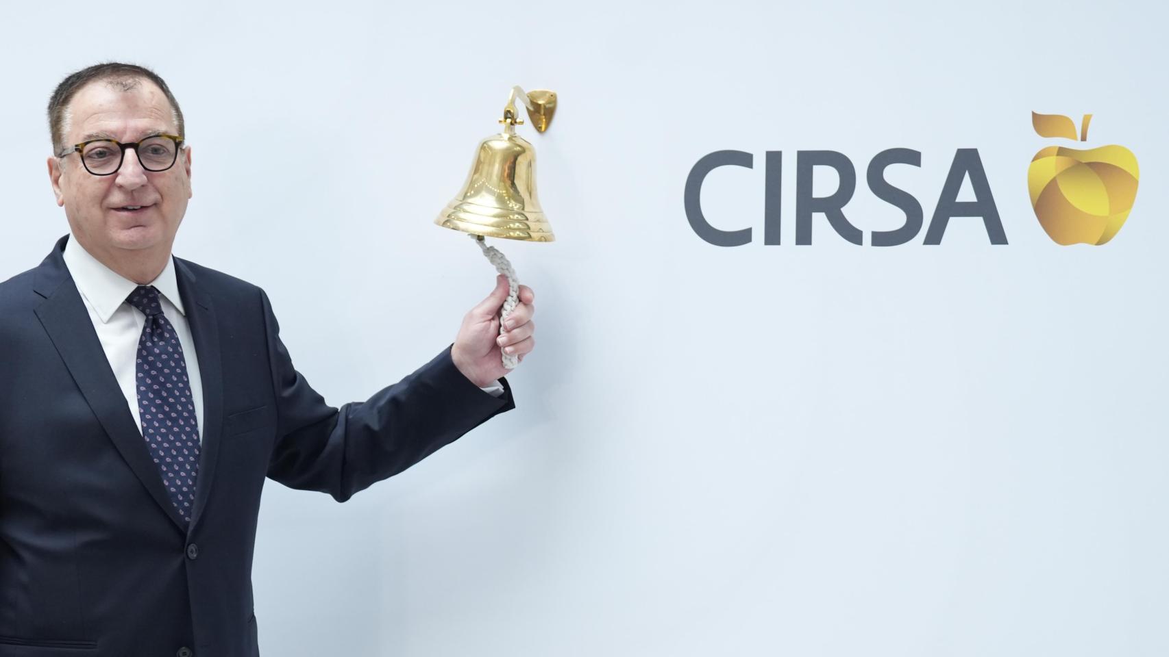 El presidente ejecutivo de Cirsa, Joaquim Agut, realiza el toque de campana por la salida a Bolsa, a 9 de julio de 2025.