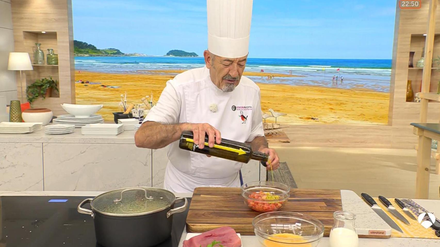 El chef Karlos Arguiñano en su programa Cocina Abierta (captura).