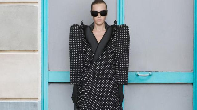 Silueta del desfile de Alta Costura de Balenciaga.