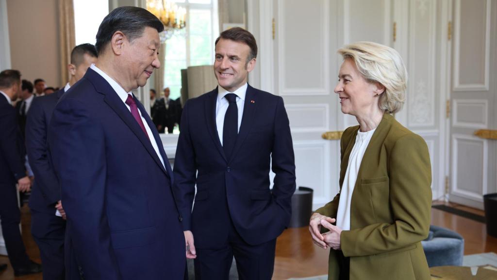 Xi Jinping, Emmanuel Macron y Úrsula von der Leyen.