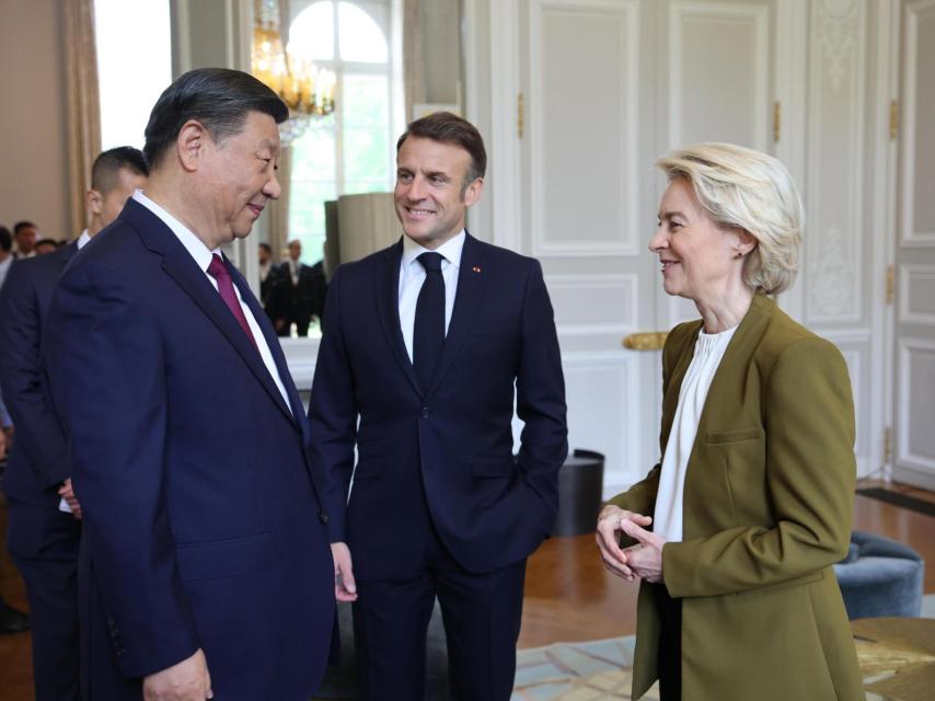 Emmanuel Macron, Xi Jinping y Ursula von der Leyen.
