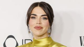 Violeta Mangriñán se apunta a la tendencia de los maxibolsos con este modelo 'denim'