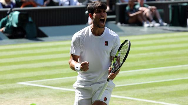 Carlos Alcaraz celebra un punto ante Taylor Fritz