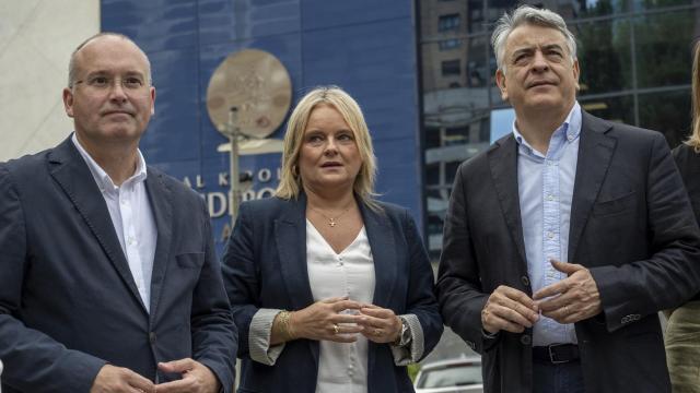 Miguel Tellado, Mari Mar Blanco y Javier de Andrés, este sábado en Ermua durante el homenaje a Miguel Ángel Blanco.