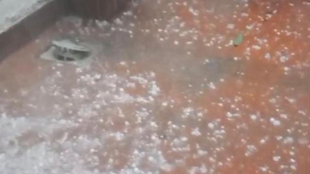 Así quedó la terraza de la casa de Marta tras el granizo