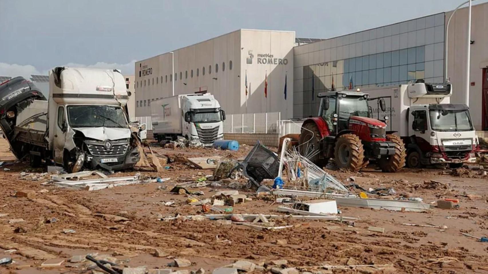 Daños ocasionados por la riada del Turia en Riba-roja. Manuel Bruque / Efe