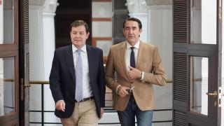 El talón de Aquiles de Mañueco: el papel de Quiñones en los incendios pone en peligro desde León su margen electoral