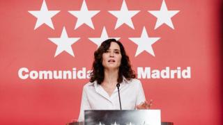 Ayuso y su batalla judicial por el reparto de menores: "Sánchez es el último transportista de las mafias para traer ilegales"