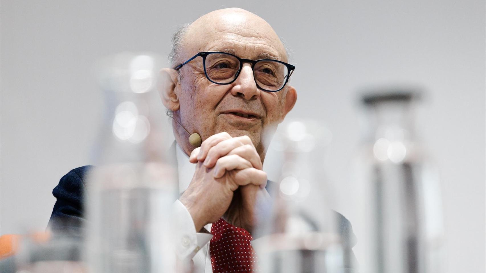 El exministro de Hacienda, Cristóbal Montoro, en un evento organizado por el Consejo General de Economistas el pasado marzo.