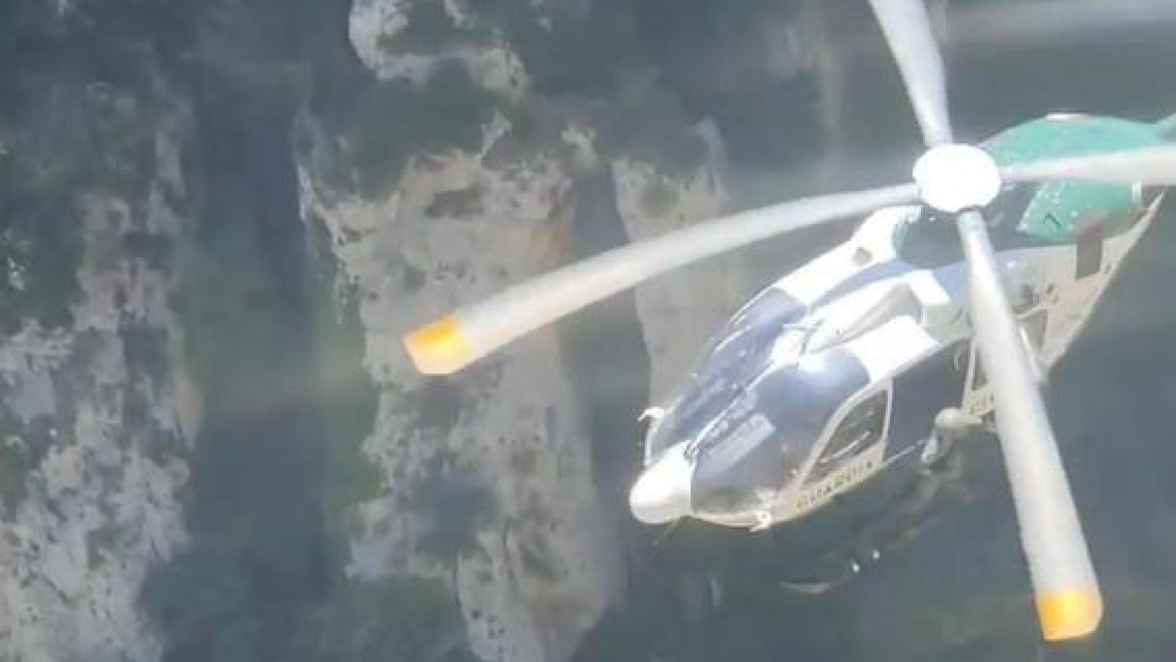 Momento de un rescate del Greim en el Pirineo aragonés. Imagen de archivo.