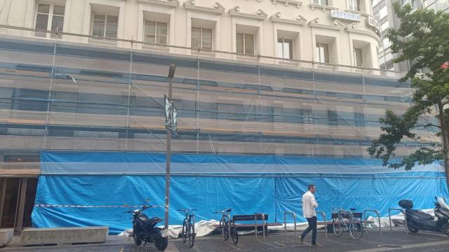 Starbucks ultima la apertura de su local en el centro de A Coruña.