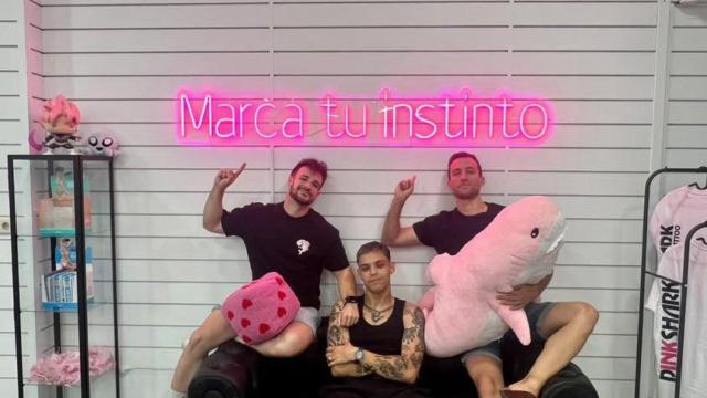 Juan, Guille y Sergio en su estudio