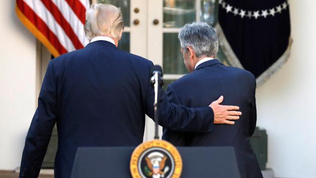 El presidente de EEUU, Donald Trump, y el presidente de la Fed, Jerome Powell, en una imgane de 2017.