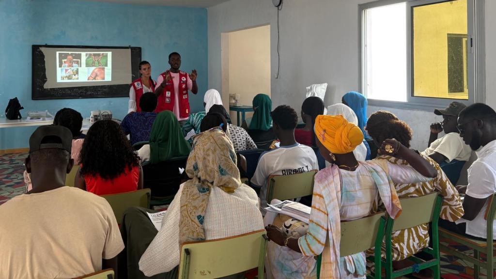 Inés Sánchez presentó los peligros de la mutilación genital femenina y de los tratamientos de blanqueamiento.