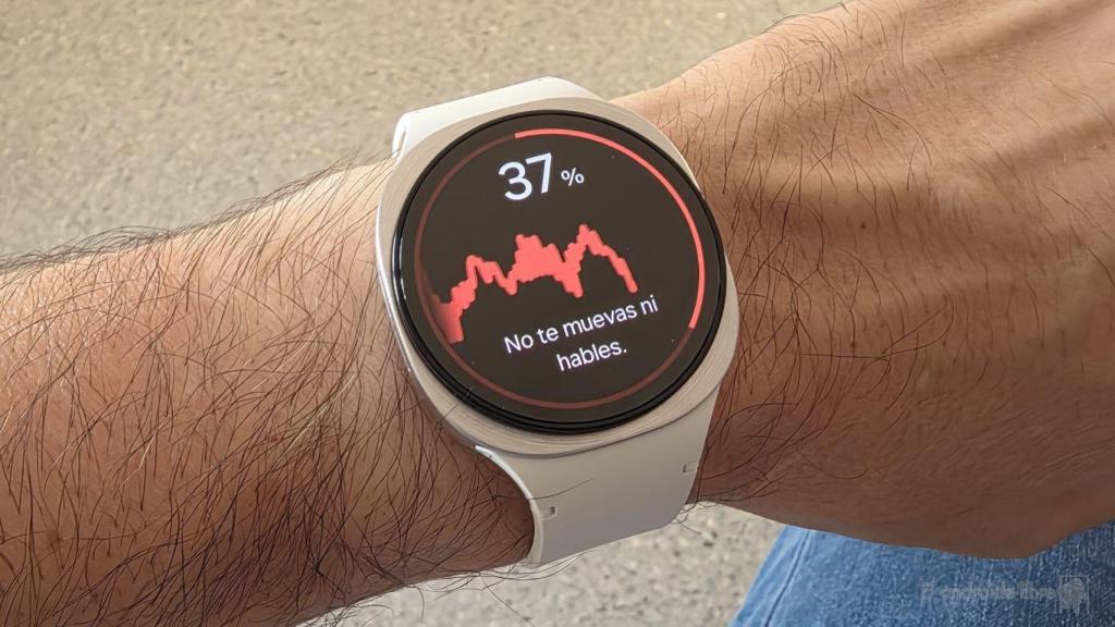 Midiendo la tensión arterial en el Samsung Galaxy Watch 8